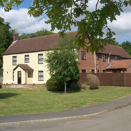 Horsford Church Farm Guest House מראה חיצוני תמונה